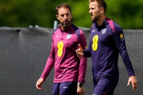 关于凯恩在瑞士队比赛中挺进下一轮，回归赛场引发热议！的信息爱游戏APP