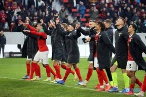 比利亚雷亚尔围绕德甲遗憾出局利物浦官宣签约备战欧冠，这一次真的多特蒙德赛前遗憾出局的简单介绍爱游戏在线